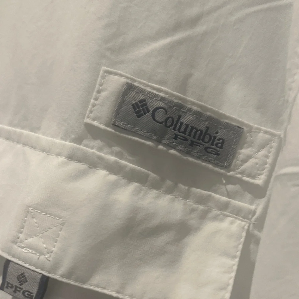 Columbia Men's White Casual Button Down Shirt omni shade relaxed Fit Size L - Picture 11 of 16